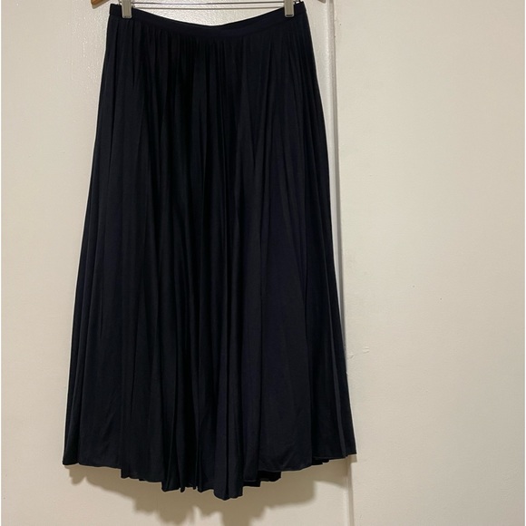 MaxMara Dresses & Skirts - MaxMara Black Midi Lining Skirt Size Large